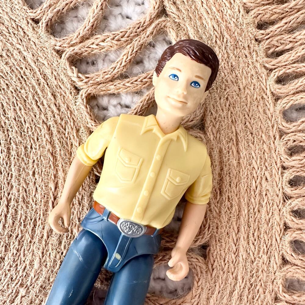 Fisher Price Vintage Western Stable Dollhouse Brunette Dad Jeans Yellow Shirt - Picture 2 of 5